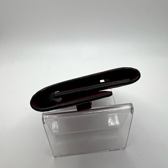 GUC Gucci Red Guccissima Leather Bow 6 Key Case - Picture 3 of 8